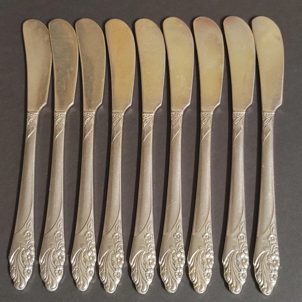 Oneida Evening Star Silver Plate Butter Knives Lot of 9